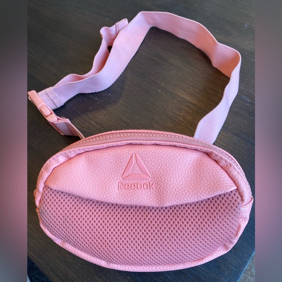 Pink Reebok Fanny Pack / Pouch Hazel Fannypack - Picture 3 of 10